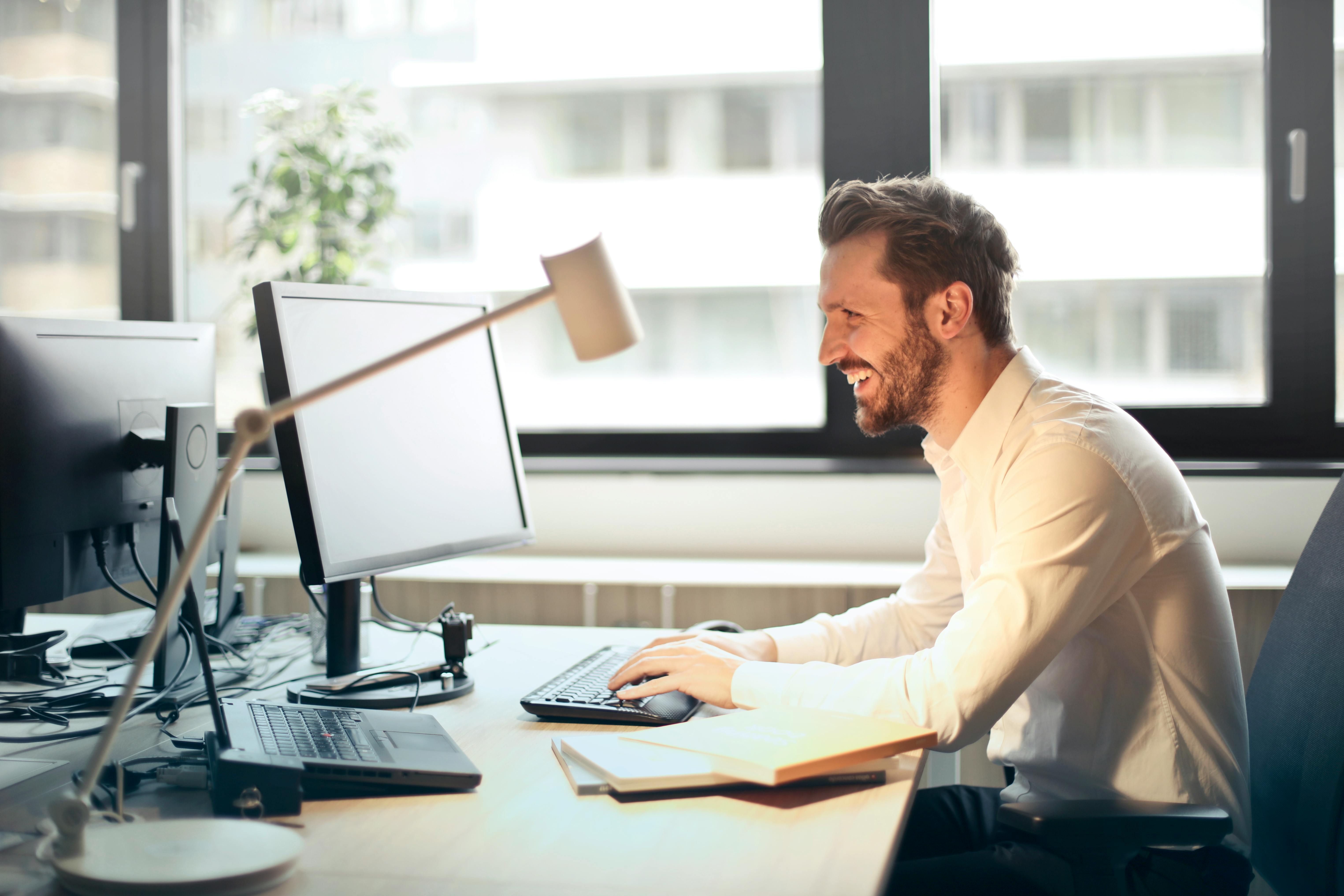 Modern software development workspace